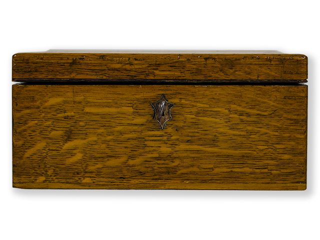 original mahogany box frontview with key