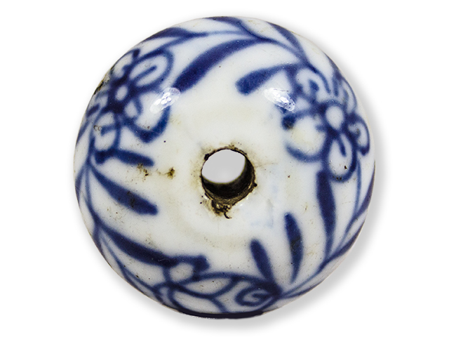 Chinese blue and white porcelain spindle-whorl, late Ming ca. 1600 03