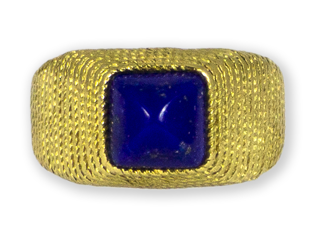 Antique-Etruscan-style-gold-ring-set-with-point-cut-lapis-lazuli